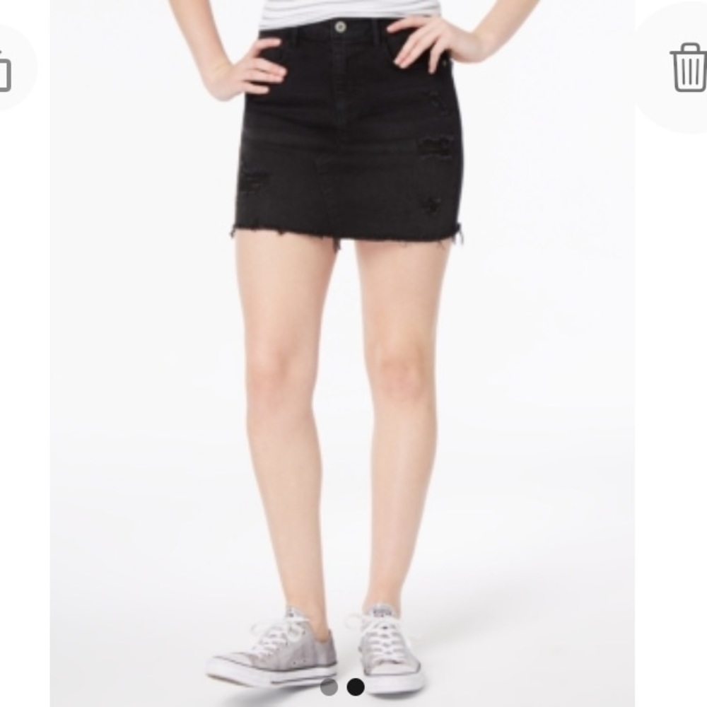 NEW Vanilla Star Distressed Mini Skirt, Size 3 Juniors, Black
